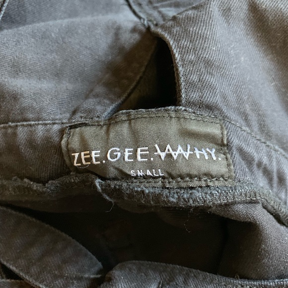 Zee Gee Why Cross Back Overall Cutoffs - Picture 7 of 8